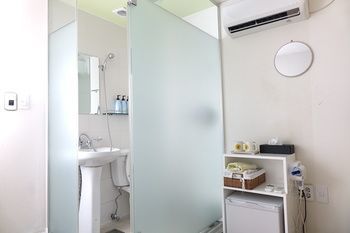 K Khách sạn *